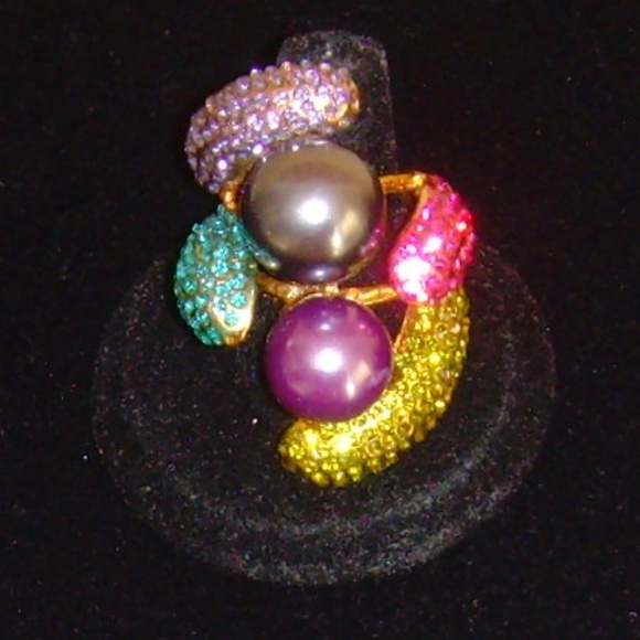 Multi-Colored Rhinestone and Faux Pear Cocktail Ring 5. 1/2 - Picture 11 of 14